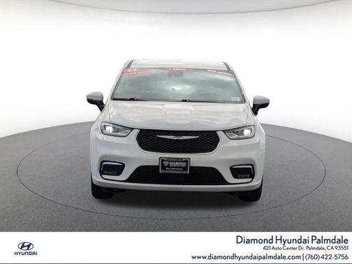Bright White Clearcoat 2023 Chrysler Pacifica Touring L