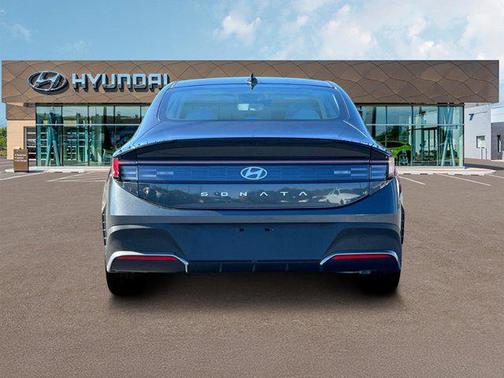 2025 Hyundai SONATA SE