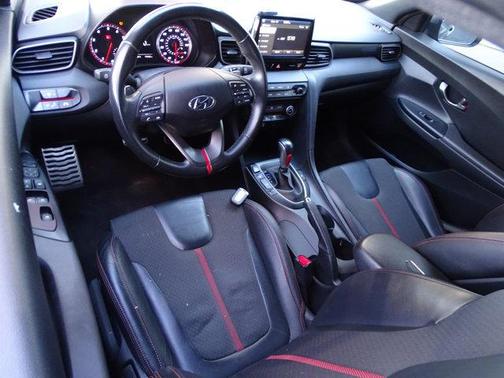 2019 Hyundai Veloster Base