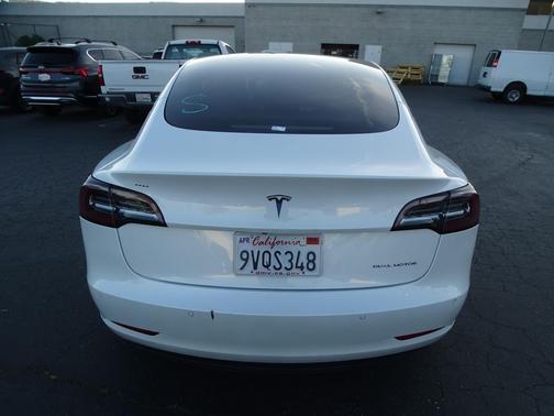 Pearl White Multi-Coat 2021 Tesla Model 3 Long Range