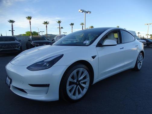 Pearl White Multi-Coat 2021 Tesla Model 3 Long Range