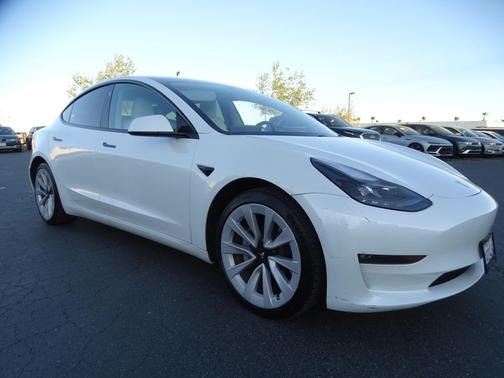 Pearl White Multi-Coat 2021 Tesla Model 3 Long Range