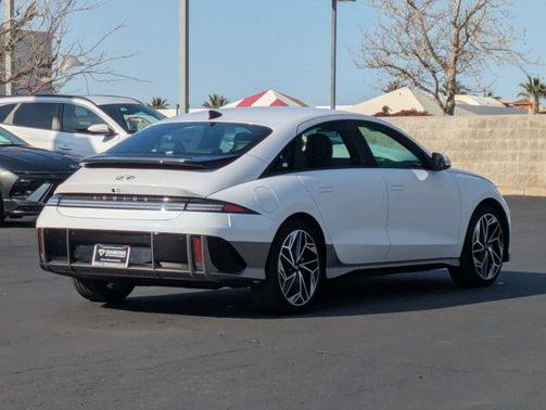 2025 Hyundai IONIQ 6 SEL