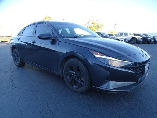 2021 Hyundai ELANTRA SEL
