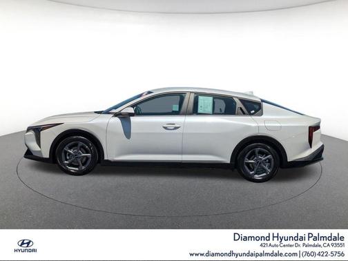 Snow White Pearl 2025 Kia K4 LXS