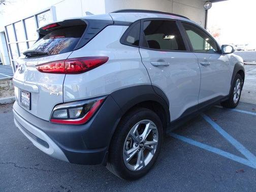 2022 Hyundai KONA SEL