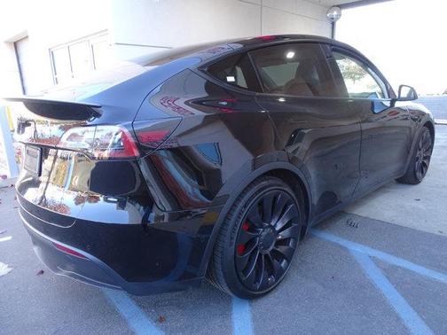 2022 Tesla Model Y Performance Dual Motor All-Wheel Drive