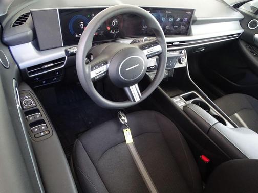 Aero Silver 2025 Hyundai SONATA SEL