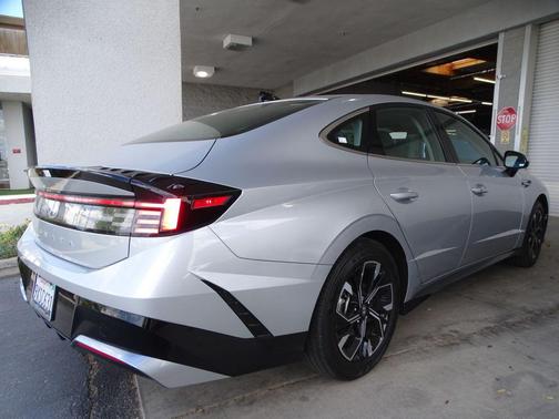 Aero Silver 2025 Hyundai SONATA SEL