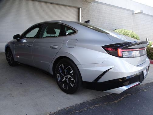 Aero Silver 2025 Hyundai SONATA SEL