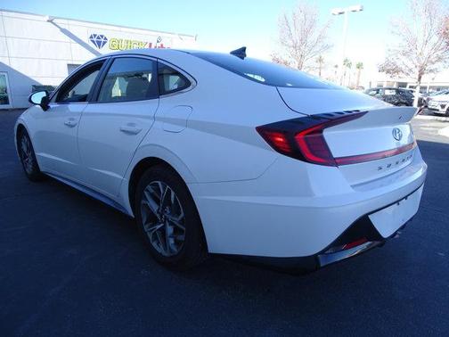 2022 Hyundai SONATA SEL