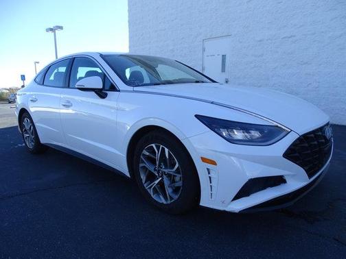 2022 Hyundai SONATA SEL