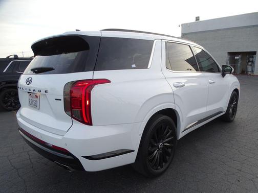 Hyper White 2024 Hyundai PALISADE Calligraphy Night Edition