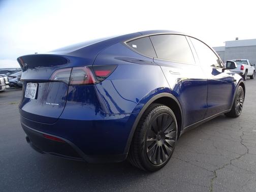 2024 Tesla Model Y Long Range Dual Motor All-Wheel Drive