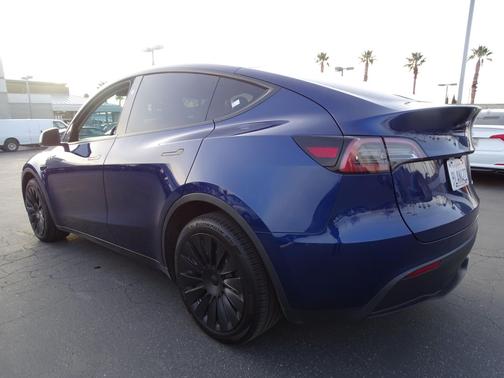 2024 Tesla Model Y Long Range Dual Motor All-Wheel Drive