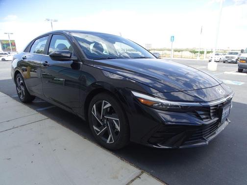 Abyss Black 2025 Hyundai ELANTRA SEL