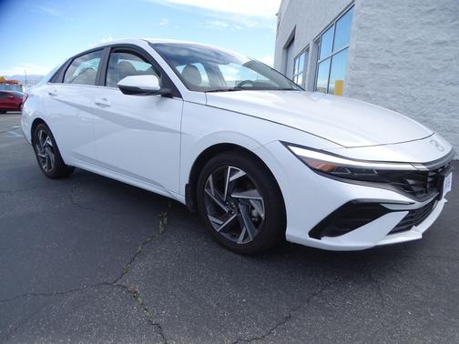 2025 Hyundai ELANTRA Limited