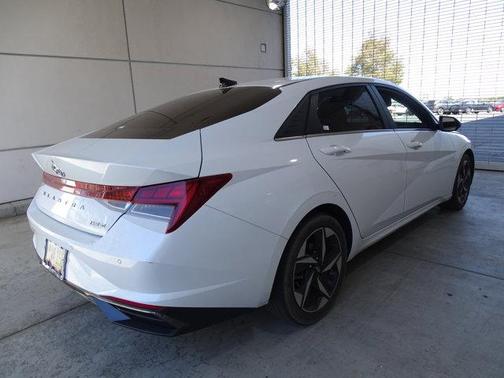 2021 Hyundai ELANTRA Limited