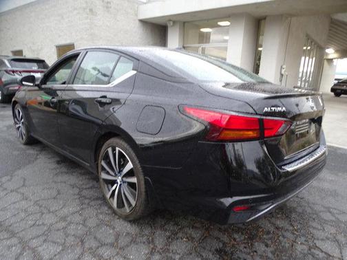 2022 Nissan Altima SR FWD