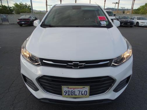 Summit White 2020 Chevrolet Trax LS