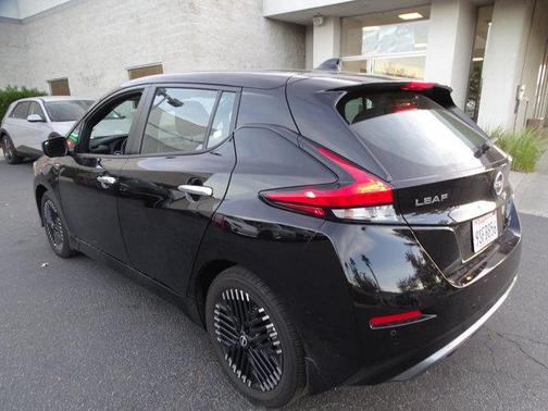 2025 Nissan Leaf SV PLUS