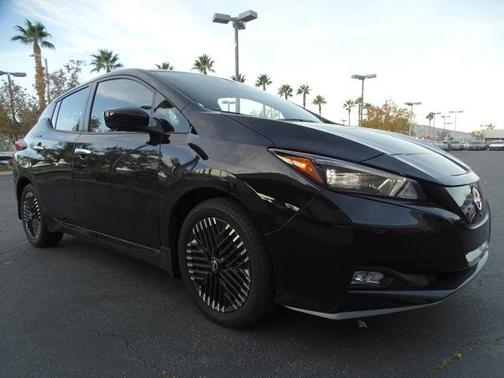 2025 Nissan Leaf SV PLUS