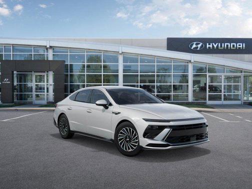 2025 Hyundai SONATA Hybrid SE