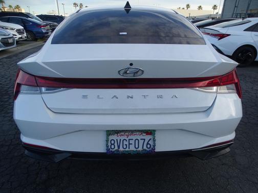 2021 Hyundai ELANTRA SEL