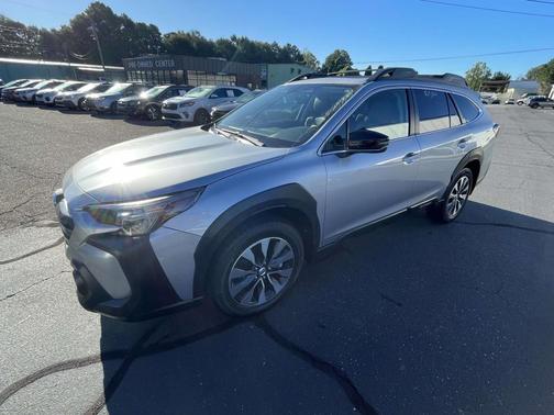 Ice Silver Metallic 2024 Subaru Outback Limited AWD