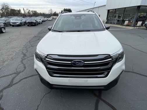2025 Subaru Forester Premium AWD