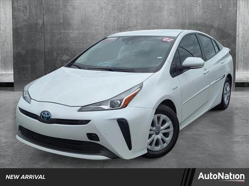 2022 Toyota Prius LE