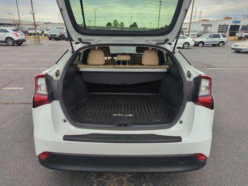 2022 Toyota Prius LE