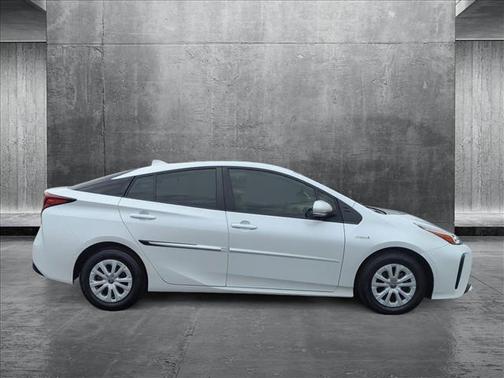 2022 Toyota Prius LE
