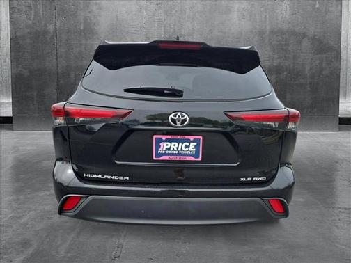 2024 Toyota Highlander XLE