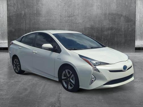 2016 Toyota Prius Three Touring