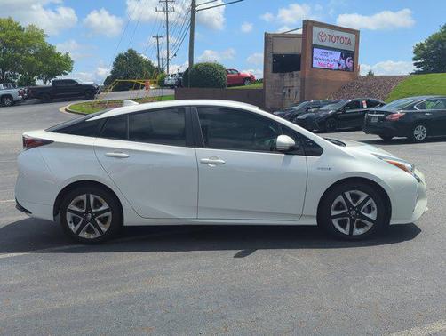 2016 Toyota Prius Three Touring