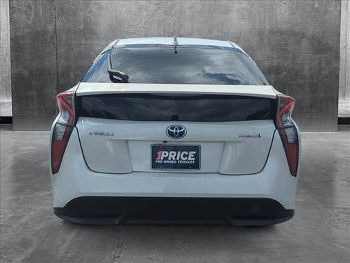 2016 Toyota Prius Three Touring