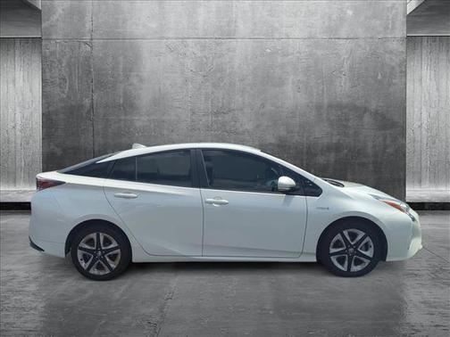 2016 Toyota Prius Three Touring