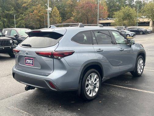 2024 Toyota Highlander Hybrid Limited