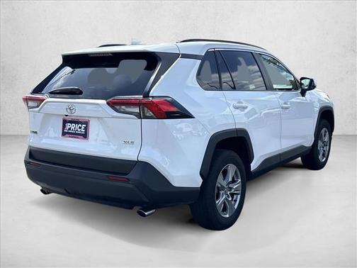 Ice Cap 2025 Toyota RAV4 XLE