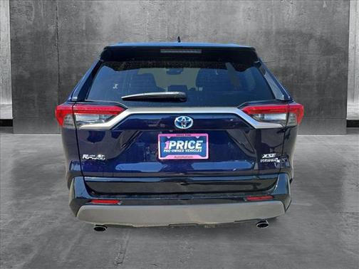 2020 Toyota RAV4 Hybrid SE