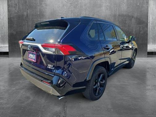 2020 Toyota RAV4 Hybrid SE
