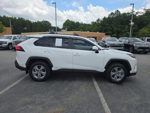 2025 Toyota RAV4 Hybrid XLE