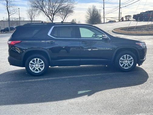 2021 Chevrolet Traverse LT Cloth