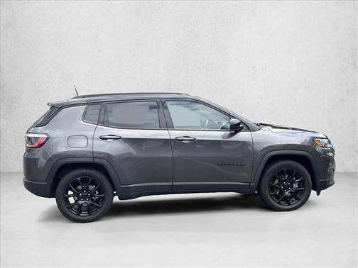 Granite Crystal Metallic Clearcoat 2022 Jeep Compass Latitude