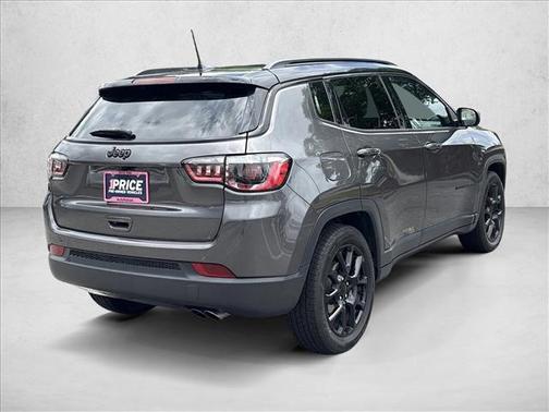 Granite Crystal Metallic Clearcoat 2022 Jeep Compass Latitude