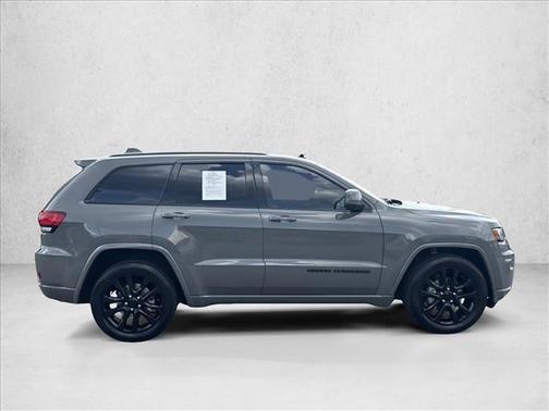Sting-Gray Clearcoat 2020 Jeep Grand Cherokee Altitude
