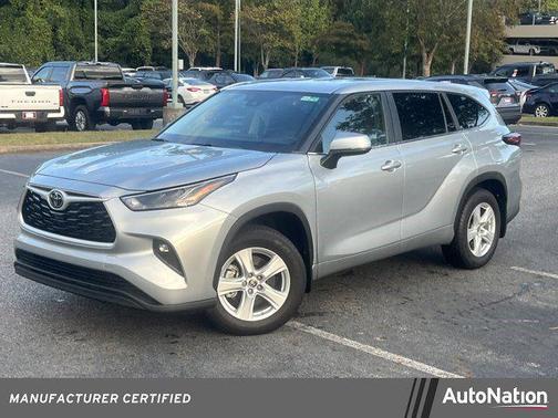 2024 Toyota Highlander LE