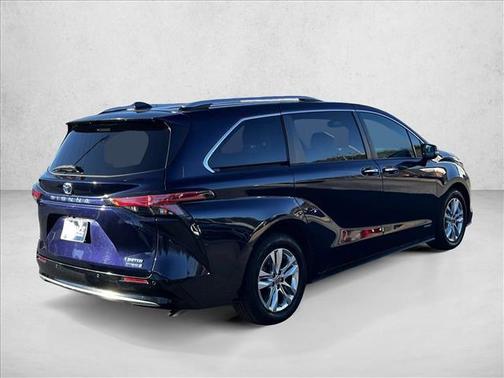2021 Toyota Sienna Limited 7-Passenger