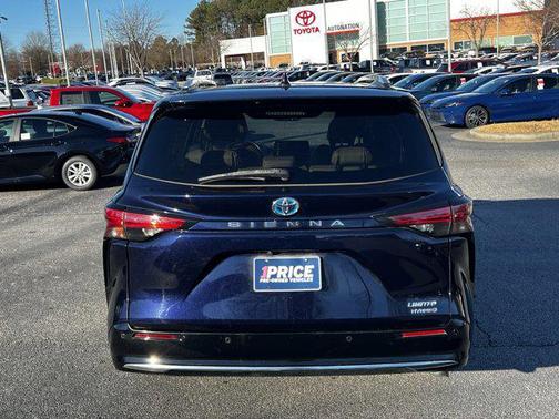 2021 Toyota Sienna Limited 7-Passenger